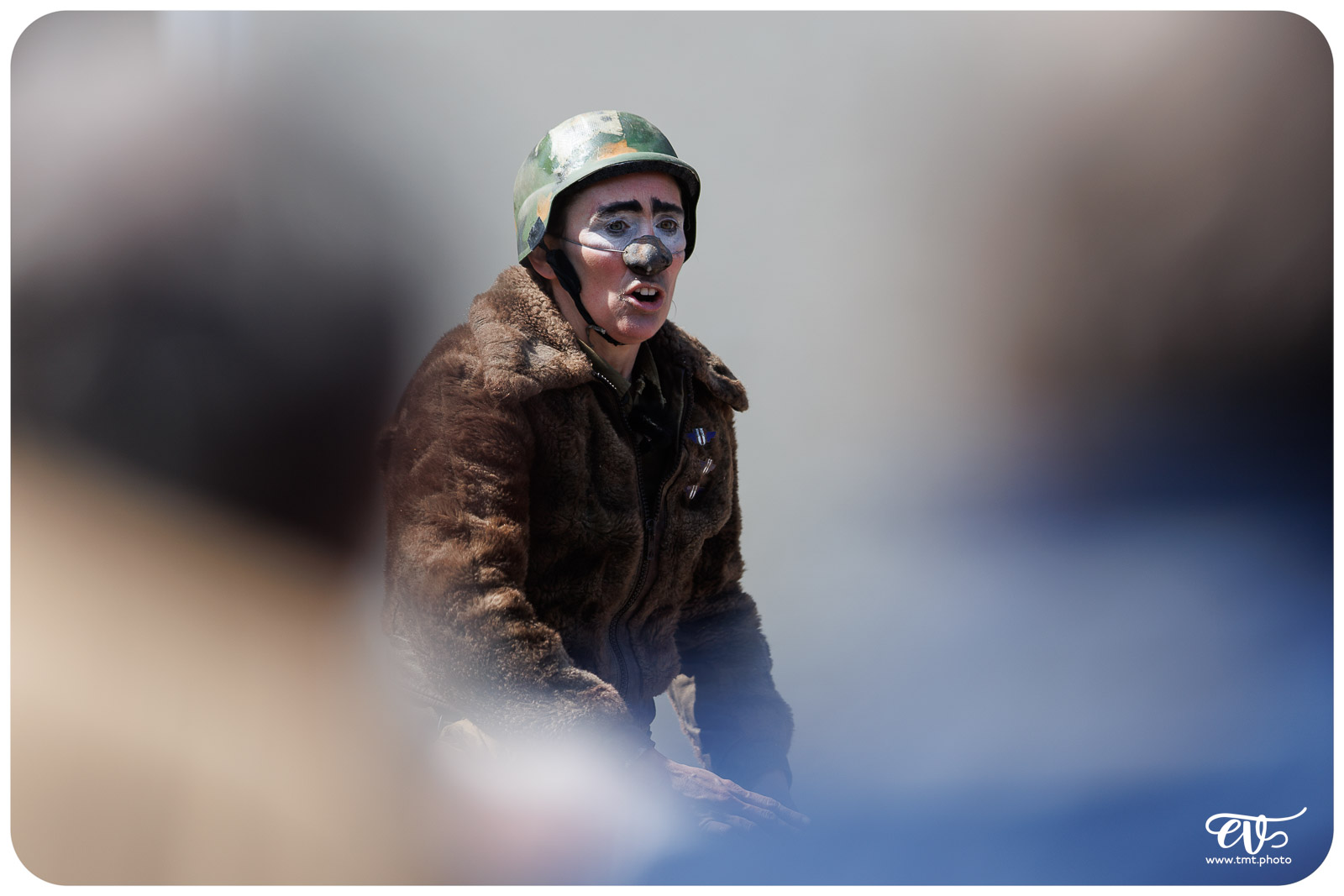 EN ATTENDANT LE 3ÈME TYPE (THÉÂTRE DE CANIVEAU)